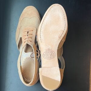 Wolverine 1000 Mile Women’s Suede Oxfords in Tan 6B